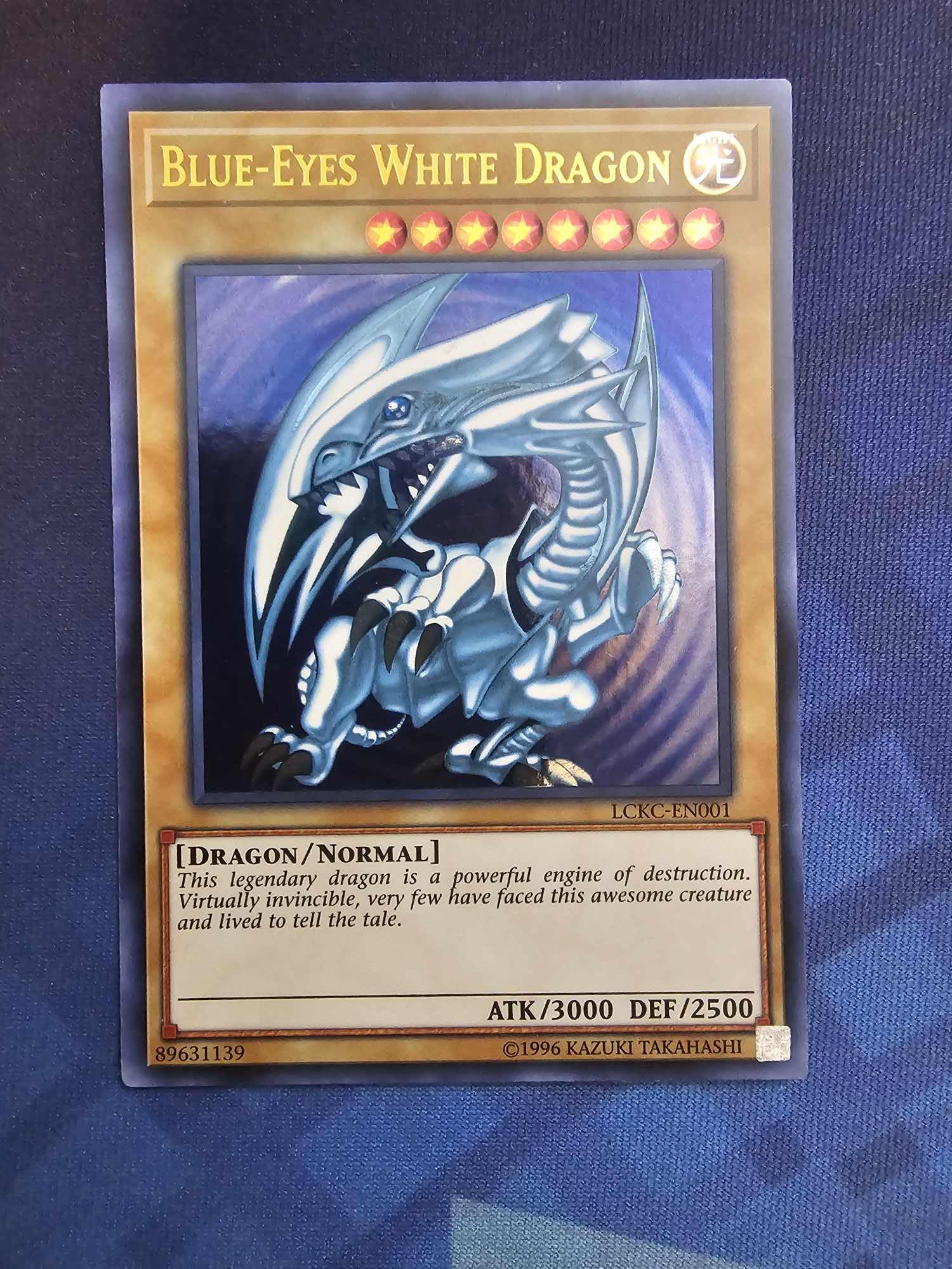 Amazon.com: Blue-Eyes White Dragon - LCKC-EN001 - (Version 2